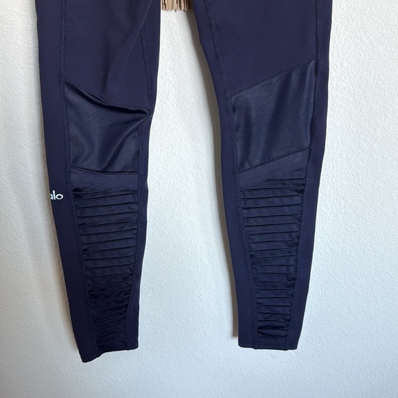 ALO Yoga Blue Moto-Style Leggings with Ribbed Panels - Picture 13 of 14